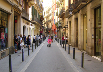 Улица Авиньо в Барселоне