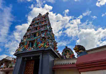 Индуистский храм Мариамман
