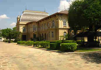 Резиденция Бором Пхиман