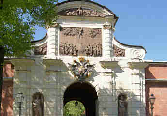 Петровские ворота Петропавловской крепости