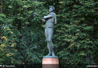 Памятник Фёдору Волкову