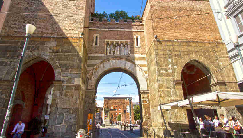 Средневековые ворота Тичинезе