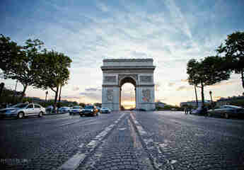 Чем интересна Историческая ось Парижа?
